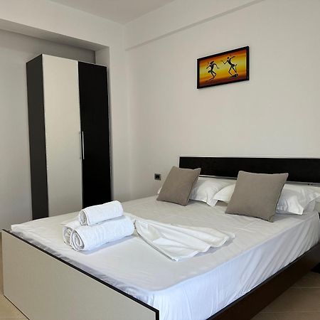 Rama Apartments Sarandë Esterno foto