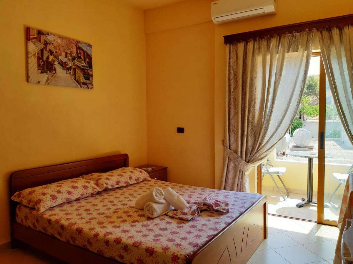 Rama Apartments Sarandë Esterno foto